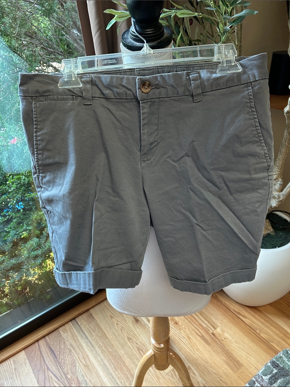 Faded Glory womens Slate Gray Flat Front Chino Shorts 8